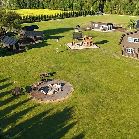 Maetta Puhketalu Parque de Campismo Tori